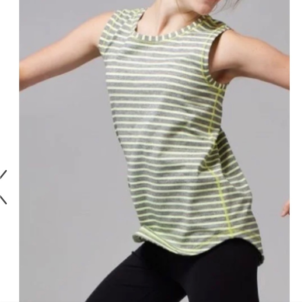 Ivivva by Lululemon girl top  size 10